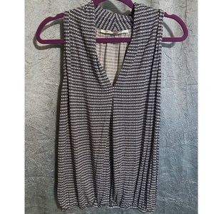 Max Studio Bubble Hem Sleeveless V Neck Top size L